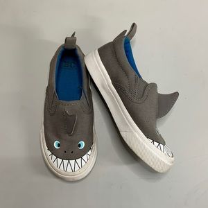 BC Footwear kids Shark Slip on Sneakers size 9